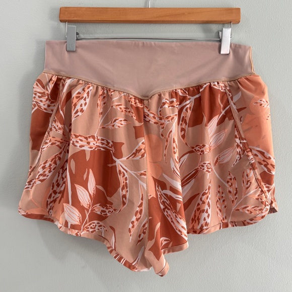 Aerie Offline Floral Shorts XL - Picture 2 of 3